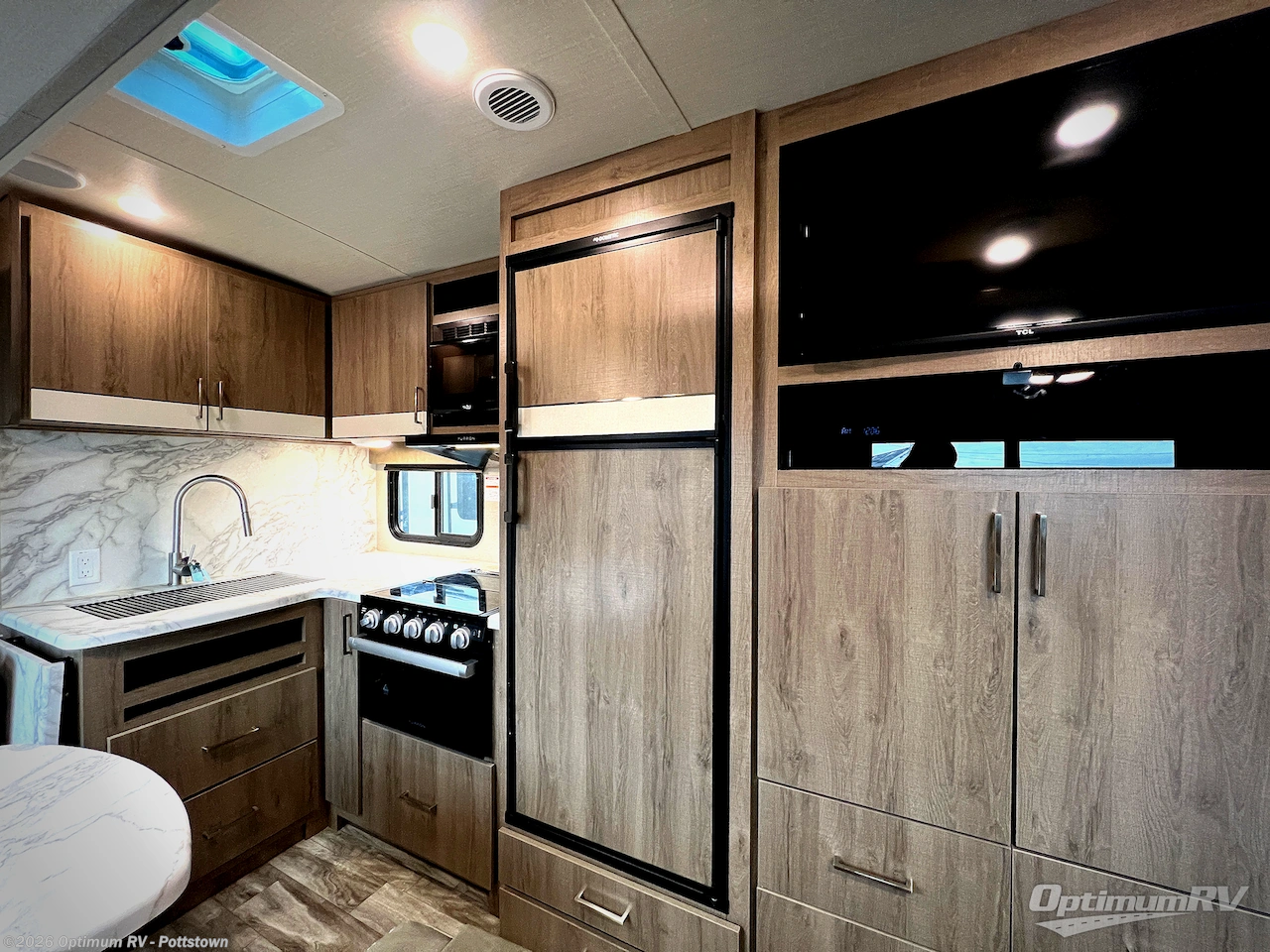 2022 Grand Design Imagine 2910BH - Used Travel Trailer For Sale by Optimum RV - Pottstown in Pottstown, Pennsylvania features Awning, Slideout