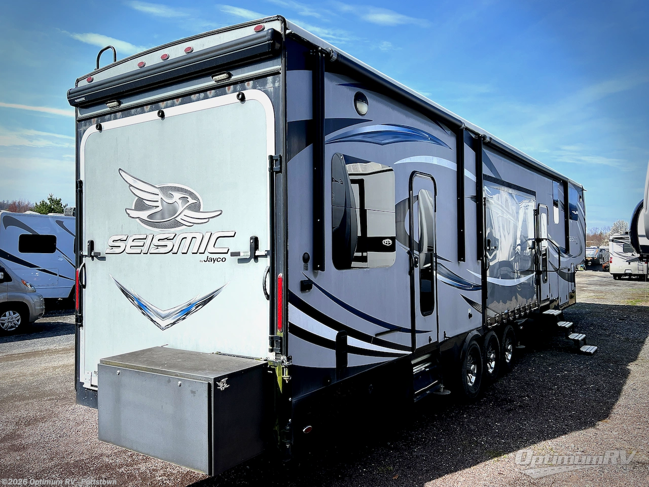 2017 Jayco Seismic 4212 - Used Fifth Wheel For Sale by Optimum RV - Pottstown in Pottstown, Pennsylvania features Slideout, Awning