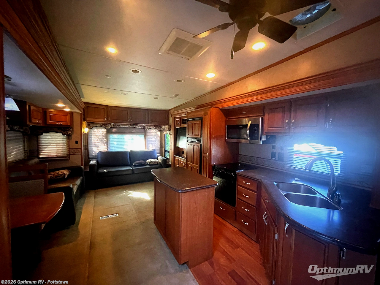 Used 2010 Carriage Cameo 35SB3 available in Pottstown, Pennsylvania