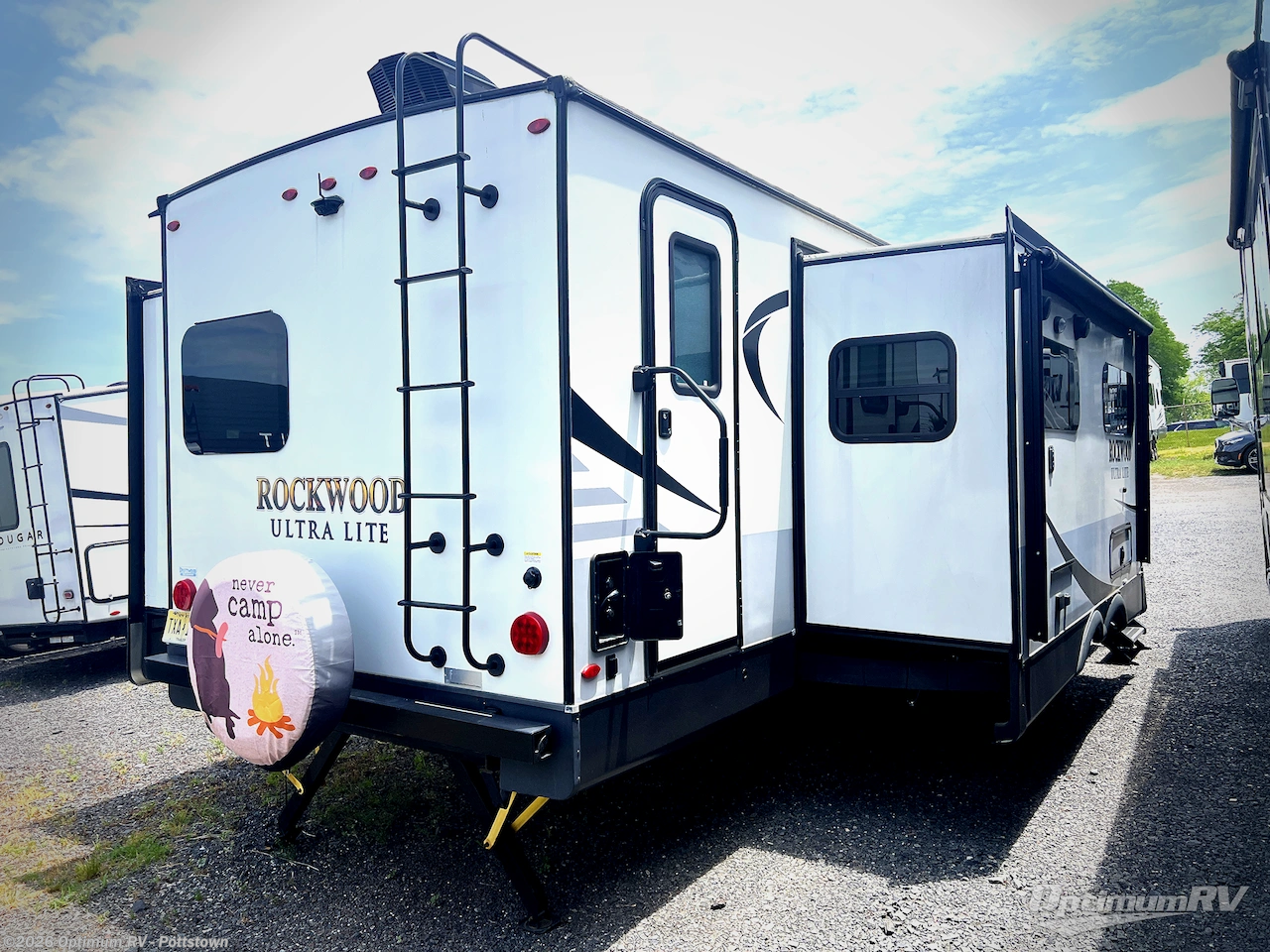 2020 Forest River Rockwood Ultra Lite 2910SB - Used Travel Trailer For Sale by Optimum RV - Pottstown in Pottstown, Pennsylvania features Slideout, Awning