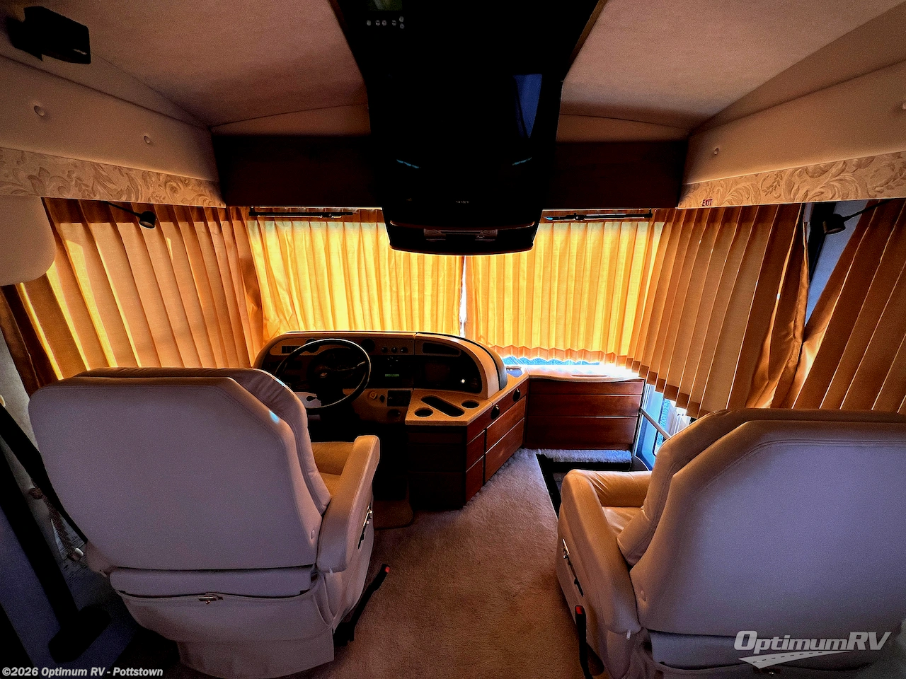 Used 2001 American Coach American Eagle 40EQS available in Pottstown, Pennsylvania