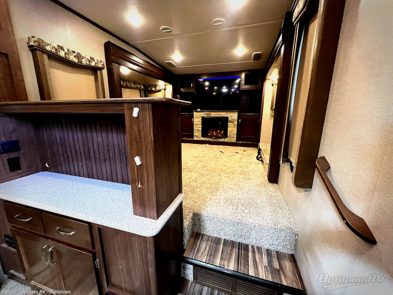 Used 2017 Keystone Montana High Country 375FL available in Pottstown, Pennsylvania