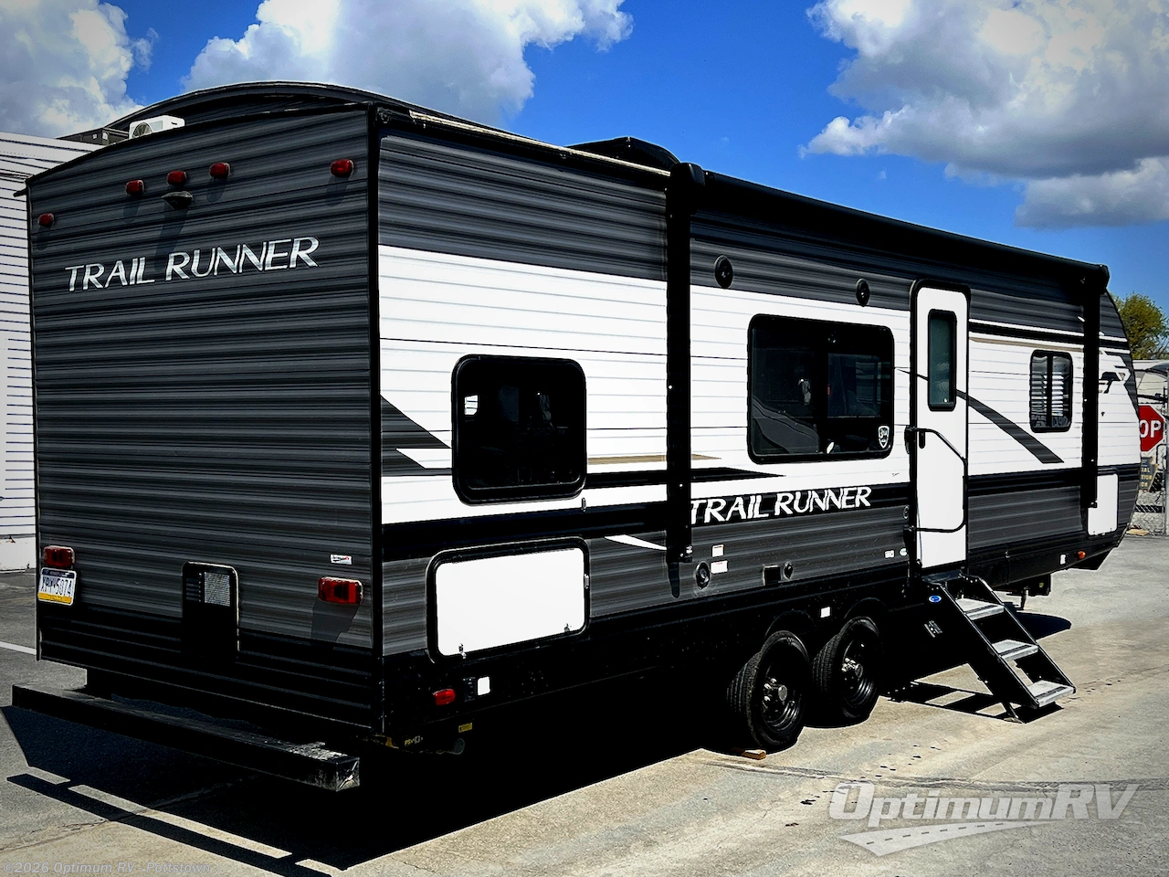 2021 Heartland Trail Runner 261BHS - Used Travel Trailer For Sale by Optimum RV - Pottstown in Pottstown, Pennsylvania features Awning, Slideout