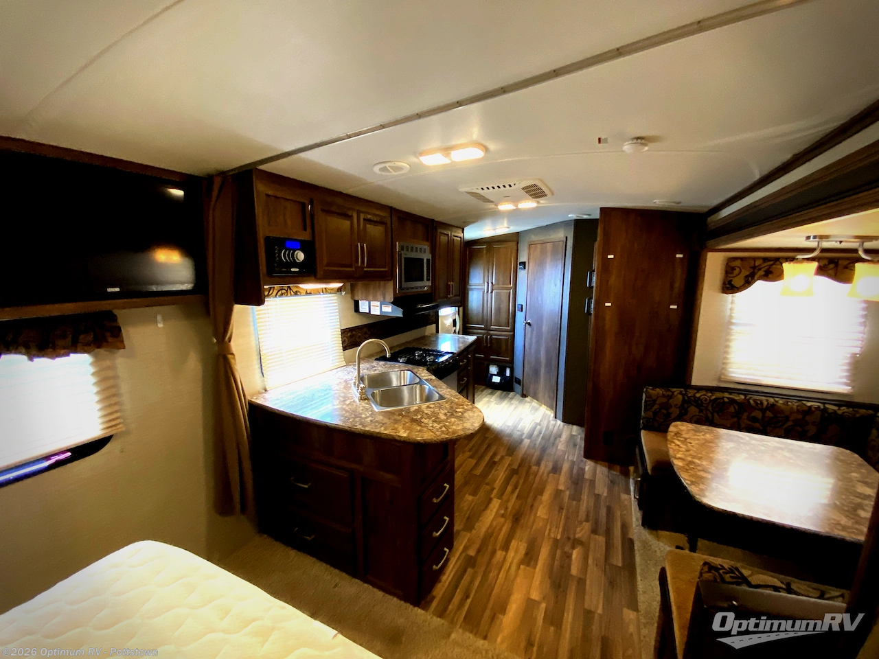 Used 2016 Keystone Cougar X-Lite 21RBS available in Pottstown, Pennsylvania