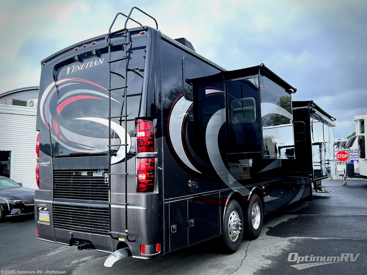 2022 Thor Venetian F42 - Used Class A For Sale by Optimum RV - Pottstown in Pottstown, Pennsylvania features Slideout, Awning