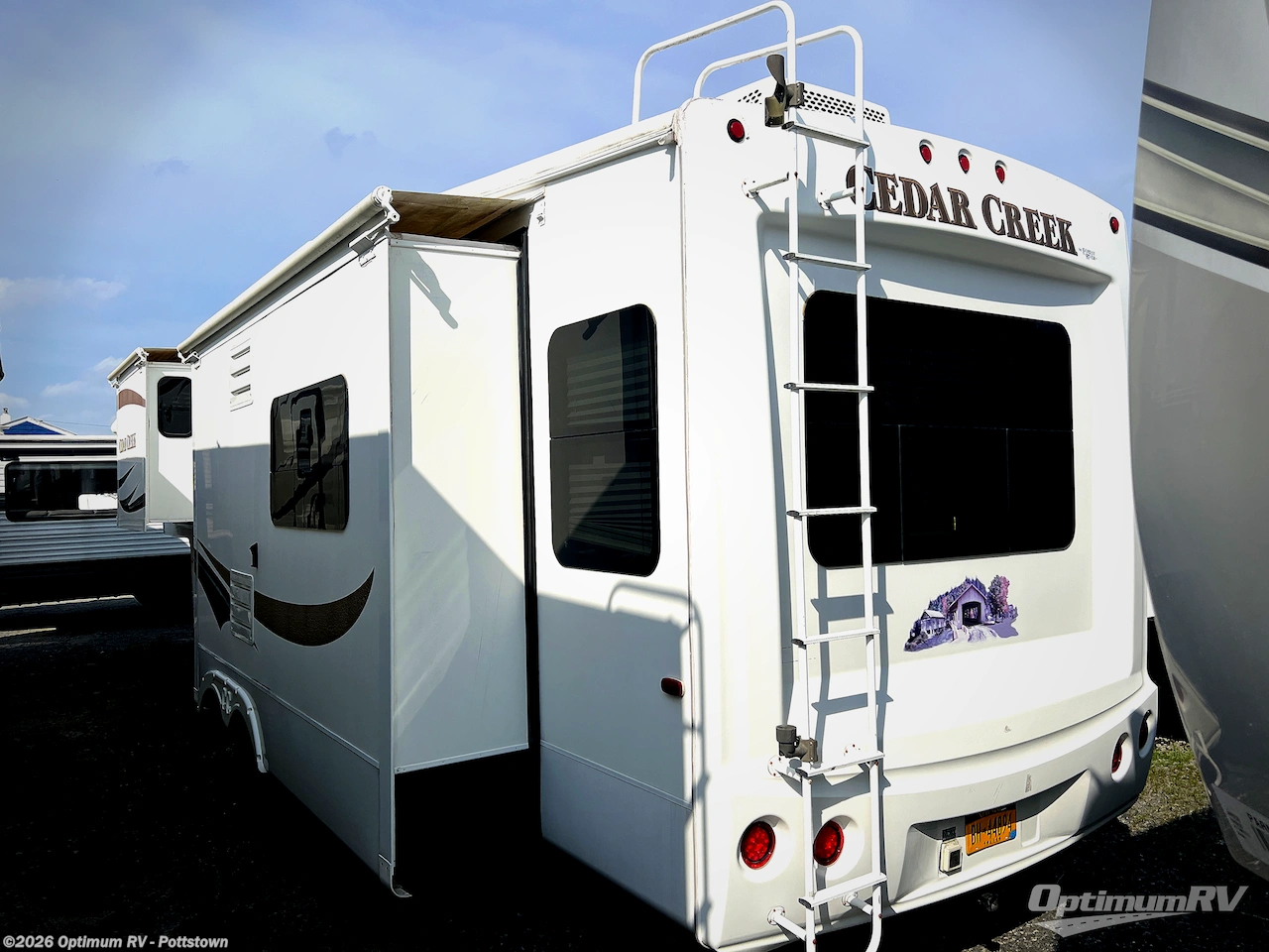 2011 Cedar Creek 34RLSA by Forest River from Optimum RV - Pottstown in Pottstown, Pennsylvania