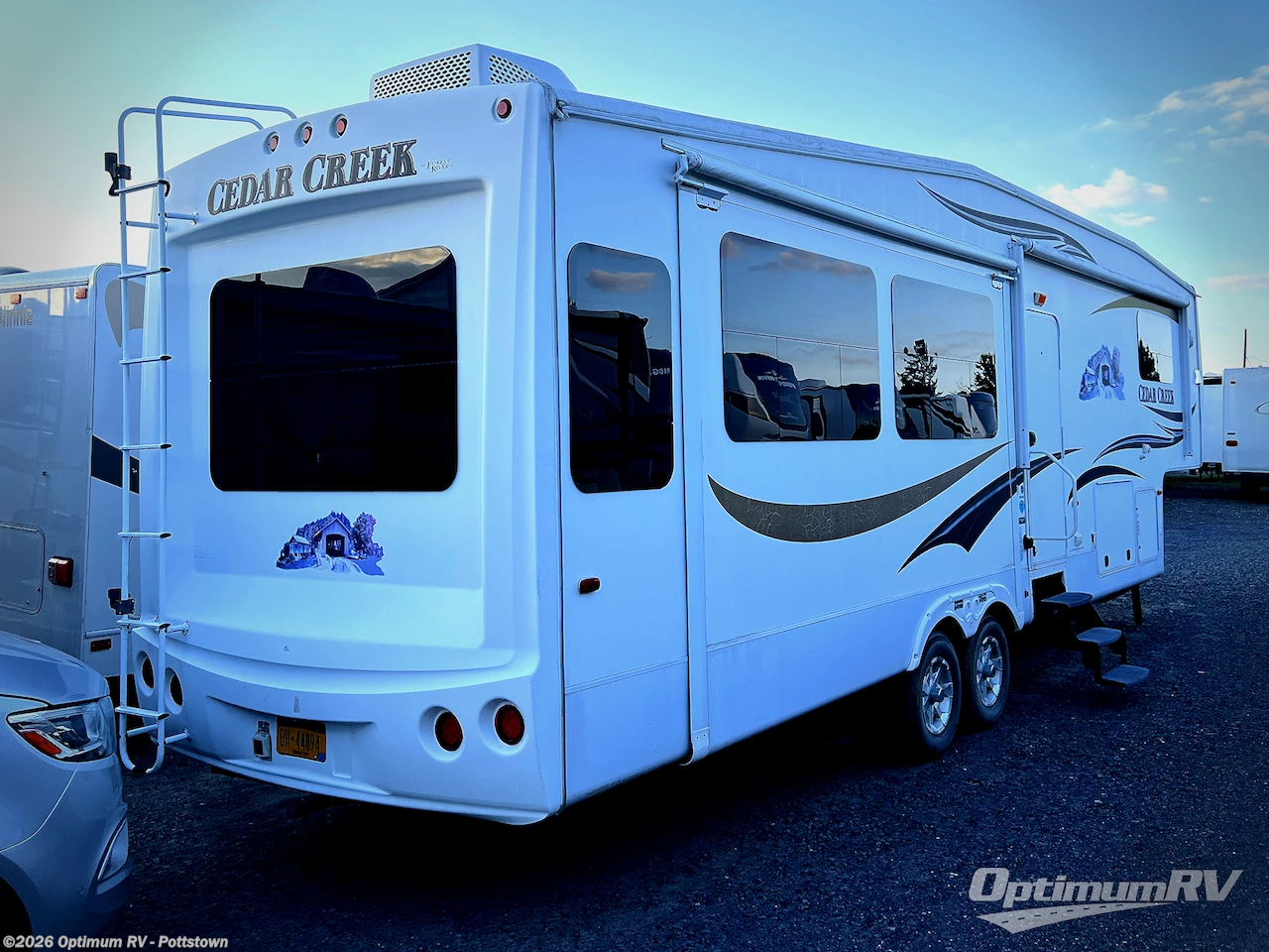 2011 Forest River Cedar Creek 34RLSA - Used Fifth Wheel For Sale by Optimum RV - Pottstown in Pottstown, Pennsylvania features Slideout