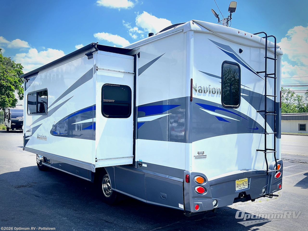 2018 Navion 24D by Winnebago from Optimum RV - Pottstown in Pottstown, Pennsylvania