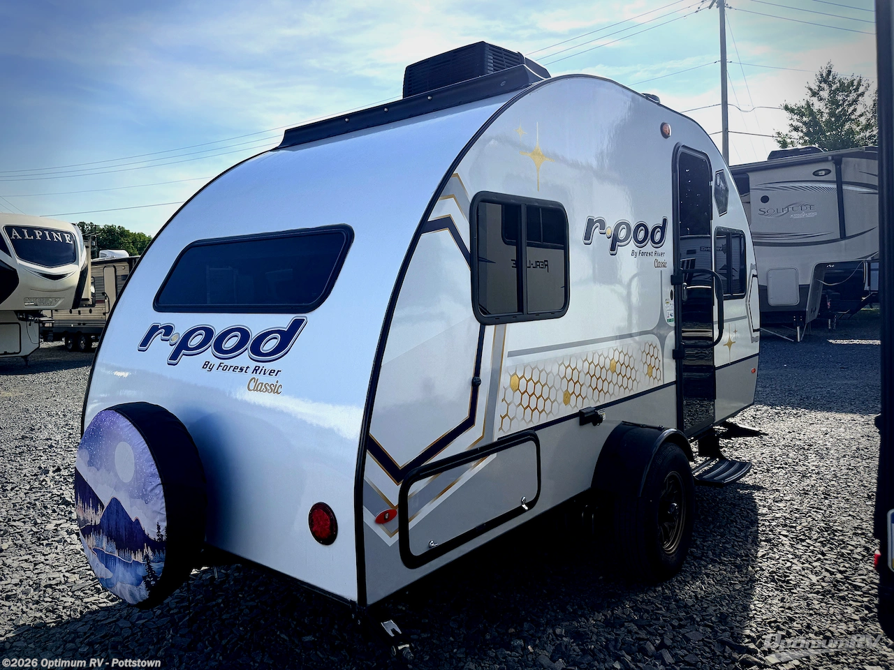 2024 Forest River R Pod RP-171C - Used Travel Trailer For Sale by Optimum RV - Pottstown in Pottstown, Pennsylvania features Awning