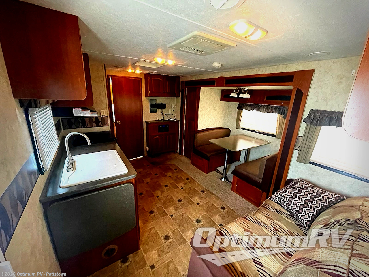 Used 2010 Keystone Cougar X-Lite 26BRS available in Pottstown, Pennsylvania
