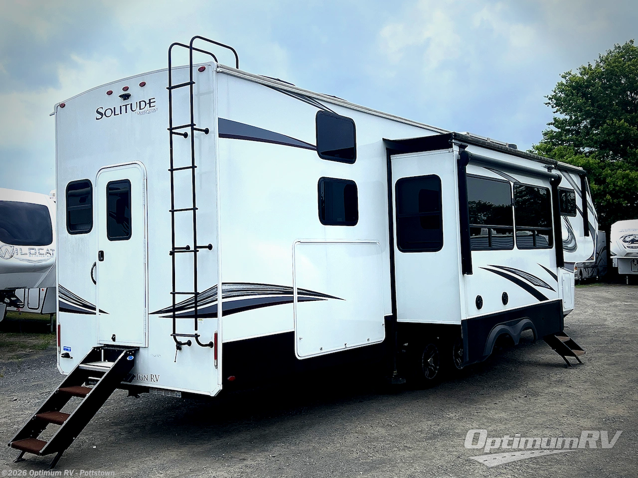 2022 Grand Design Solitude S-Class 3950BH - Used Fifth Wheel For Sale by Optimum RV - Pottstown in Pottstown, Pennsylvania features Slideout, Awning