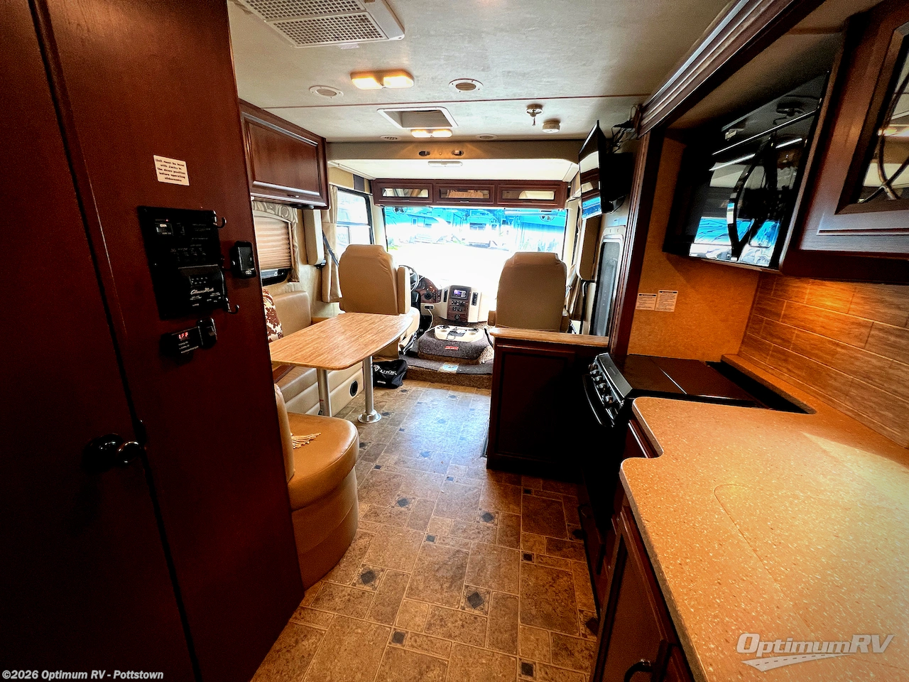 Used 2015 Thor Hurricane 27K available in Pottstown, Pennsylvania