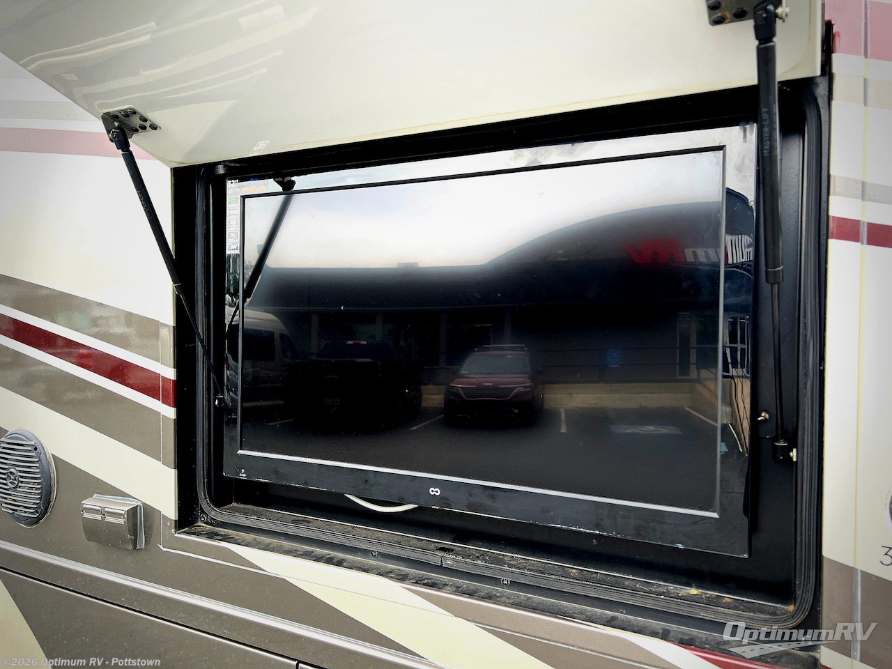 Used 2015 Thor Challenger 37LX available in Pottstown, Pennsylvania