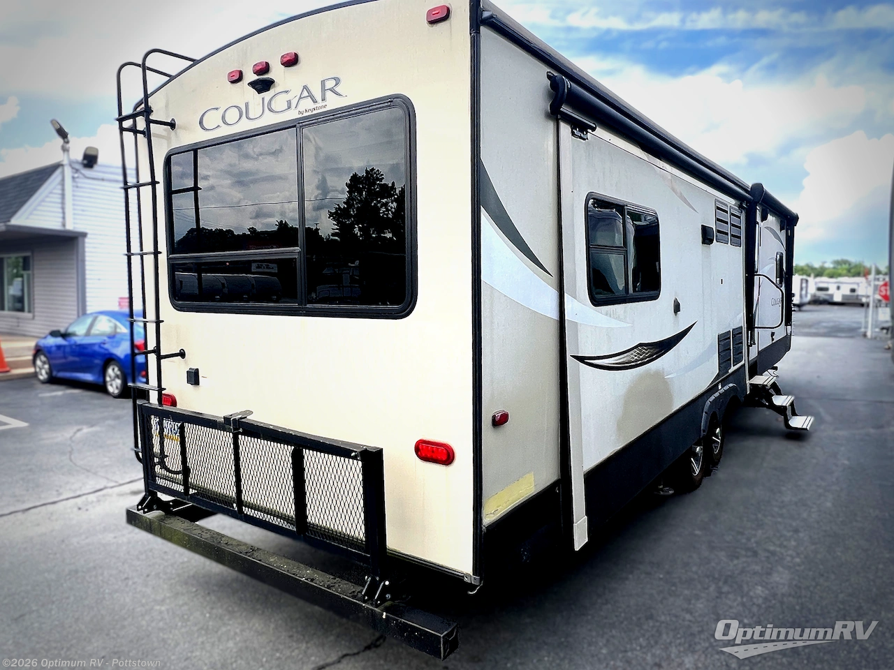 2019 Keystone Cougar Half-Ton Series 33SAB - Used Travel Trailer For Sale by Optimum RV - Pottstown in Pottstown, Pennsylvania features Awning, Slideout