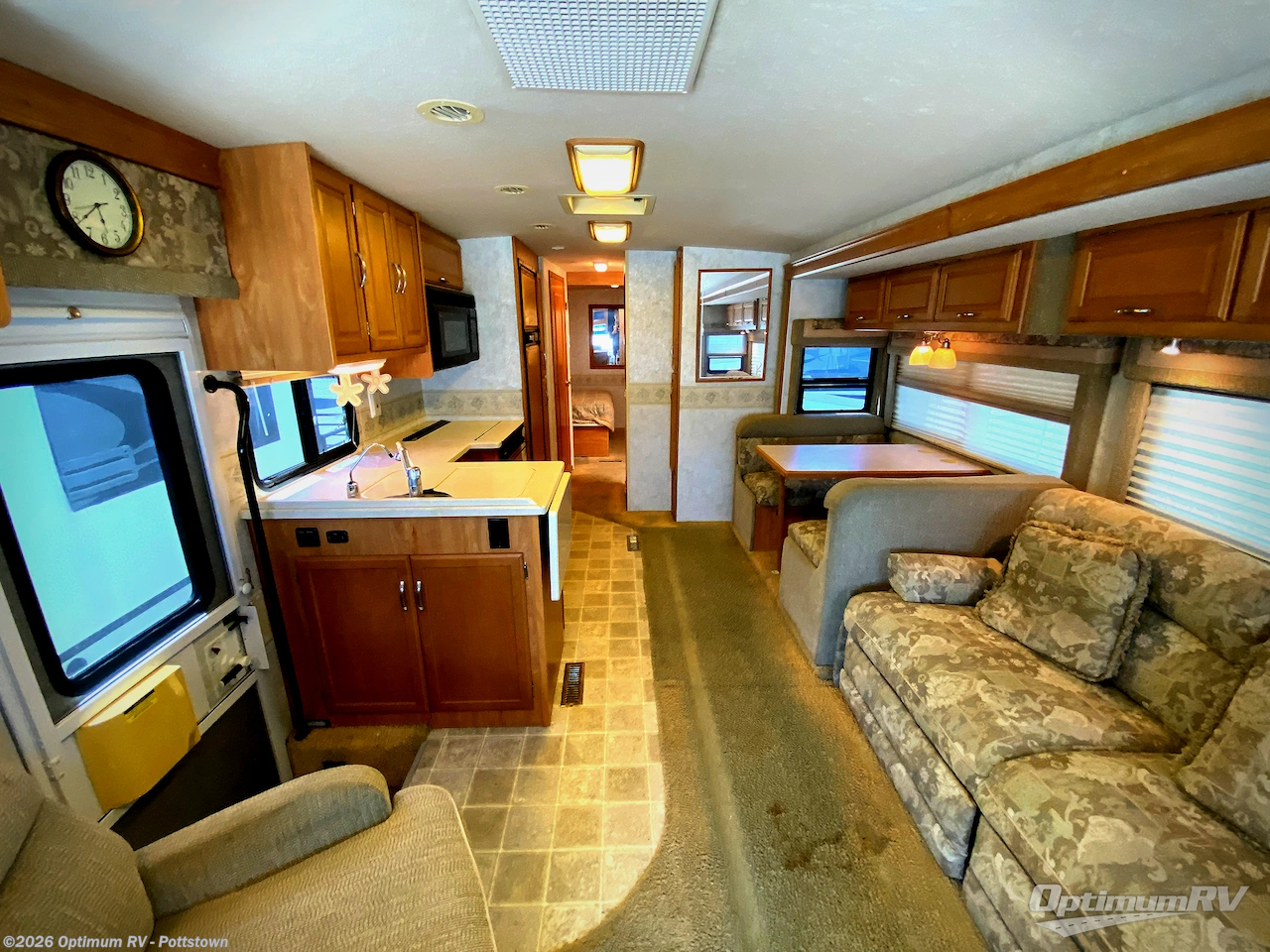Used 2006 Winnebago Voyage 31W available in Pottstown, Pennsylvania