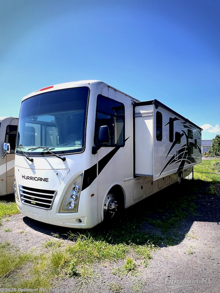 2022 Thor Hurricane 34J - Used Class A For Sale by Optimum RV - Pottstown in Pottstown, Pennsylvania features Slideout, Awning