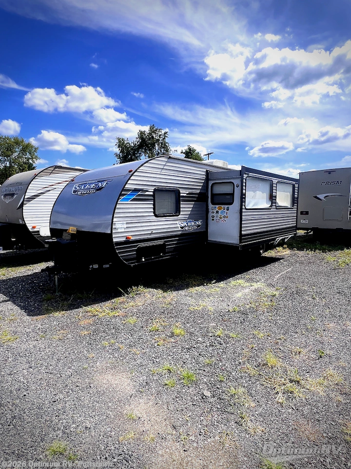 2020 Forest River Salem Cruise Lite 273QBXL - Used Travel Trailer For Sale by Optimum RV - Pottstown in Pottstown, Pennsylvania features Slideout, Awning