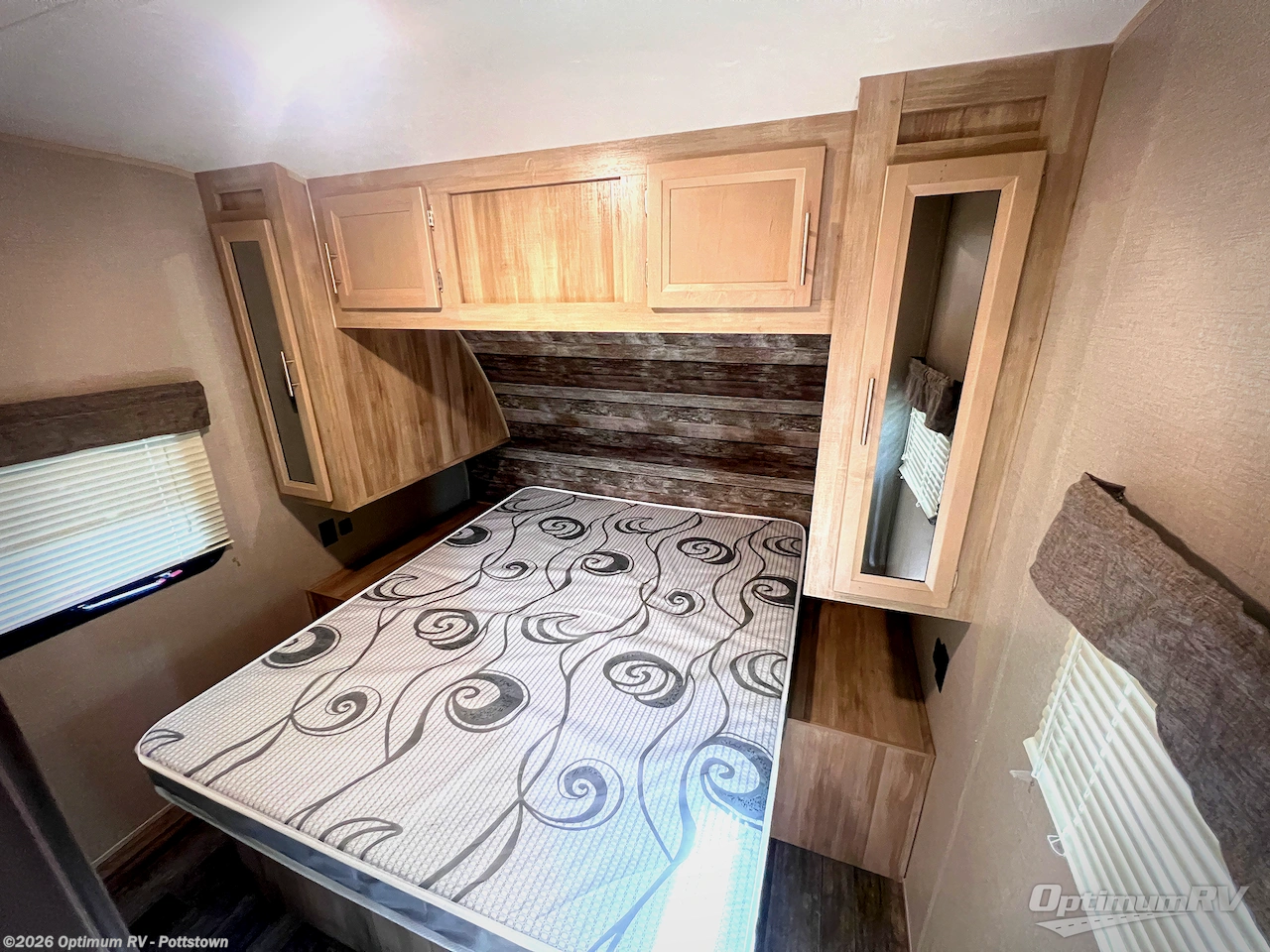 Used 2021 Coachmen Catalina Legacy 323BHDSCK available in Pottstown, Pennsylvania