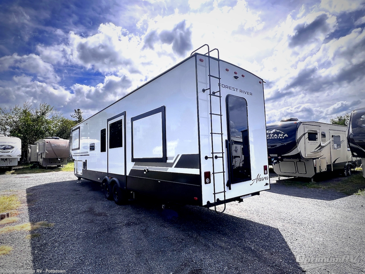 2027 Ahara 385DS by East to West from Optimum RV - Pottstown in Pottstown, Pennsylvania