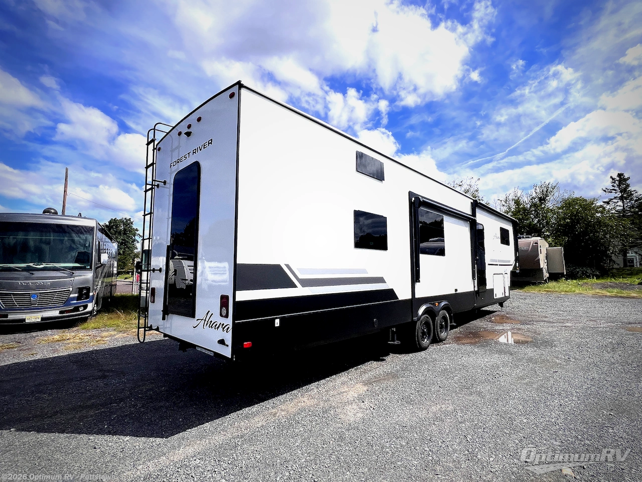 2027 East to West Ahara 385DS - New Fifth Wheel For Sale by Optimum RV - Pottstown in Pottstown, Pennsylvania features Slideout, Awning