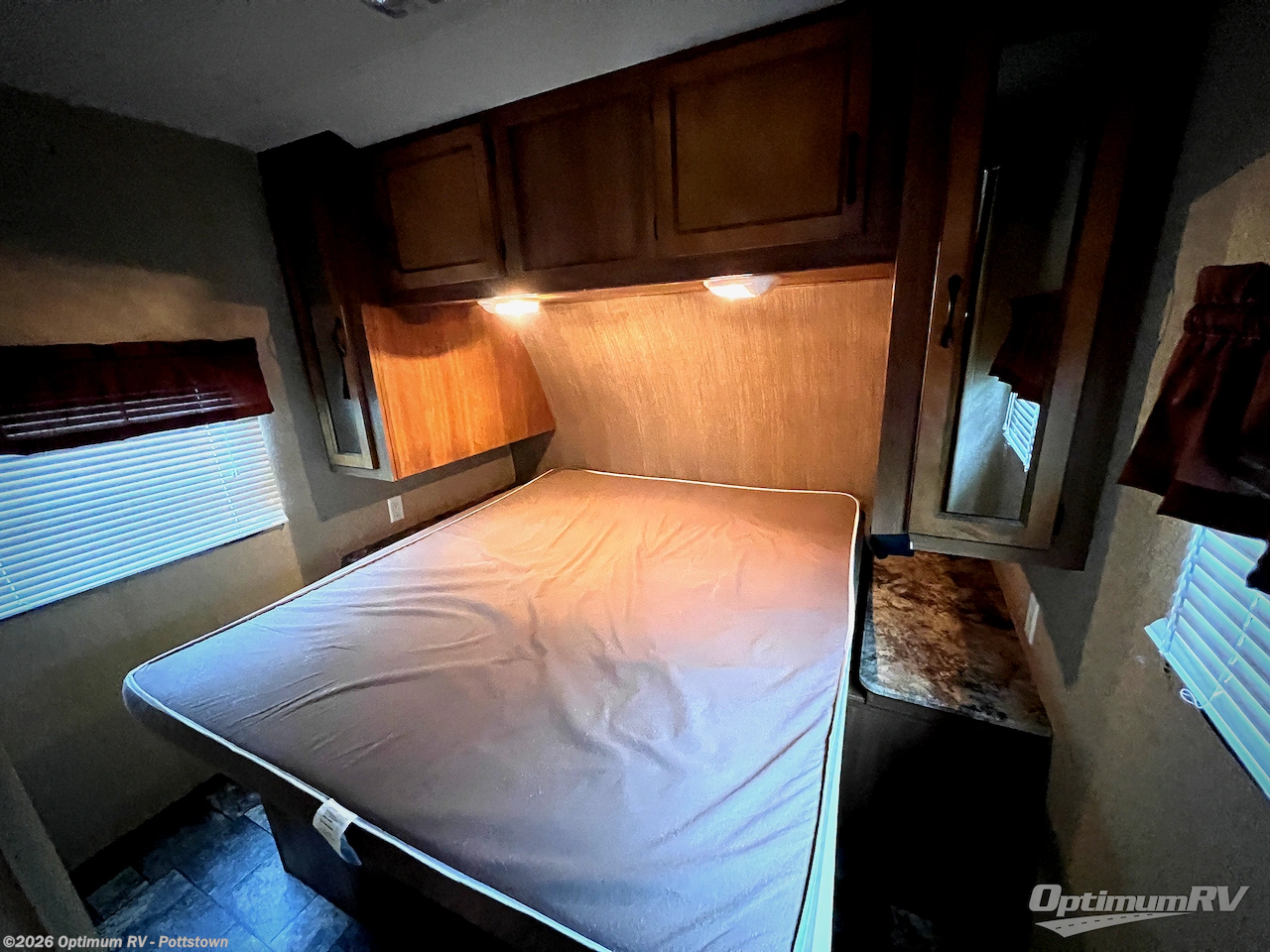Used 2014 Coachmen Catalina 323BHDS available in Pottstown, Pennsylvania