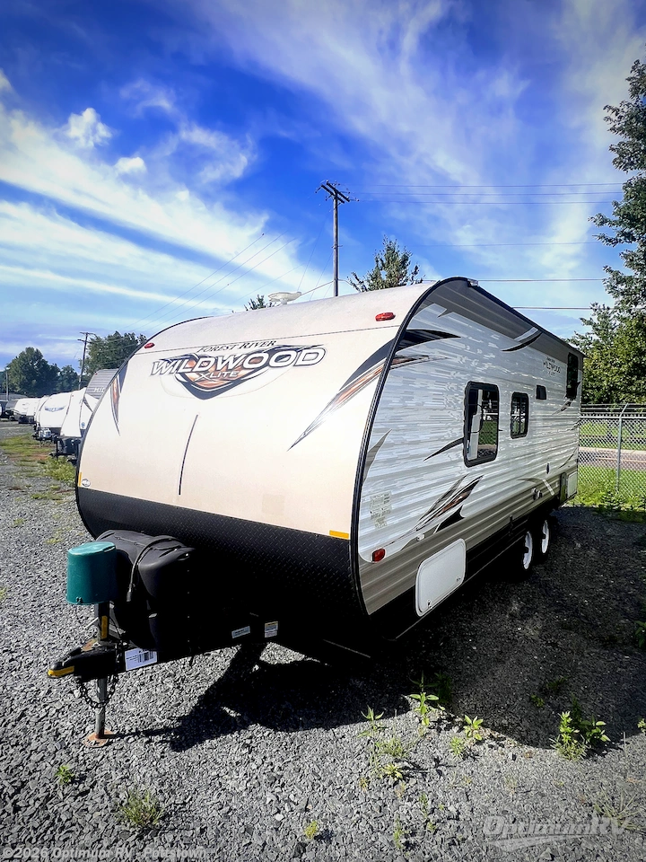 2019 Forest River Wildwood X-Lite 201BHXL - Used Travel Trailer For Sale by Optimum RV - Pottstown in Pottstown, Pennsylvania features Awning