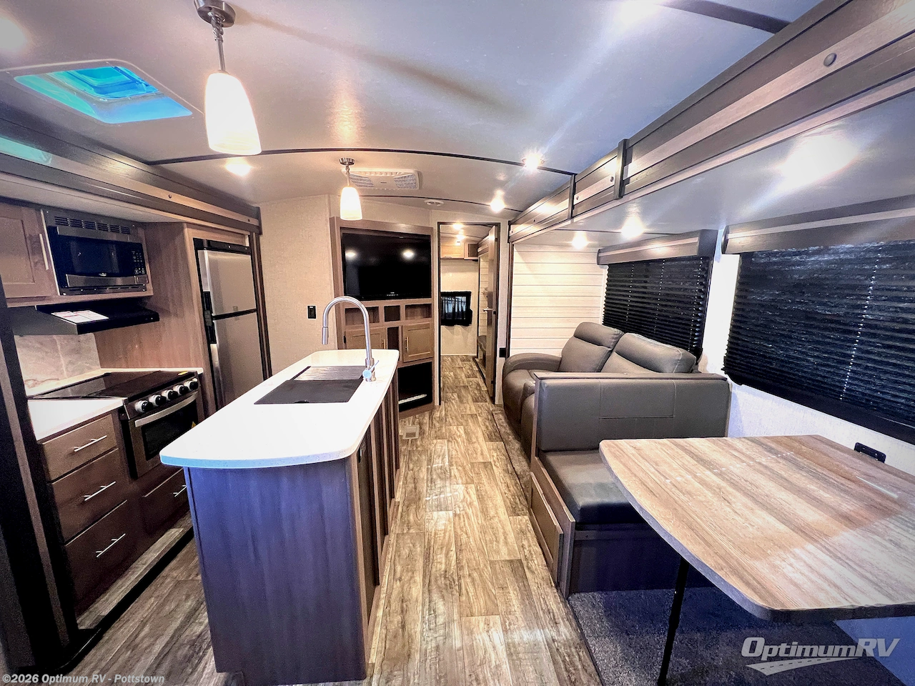 Used 2022 CrossRoads Sunset Trail SS331BH available in Pottstown, Pennsylvania