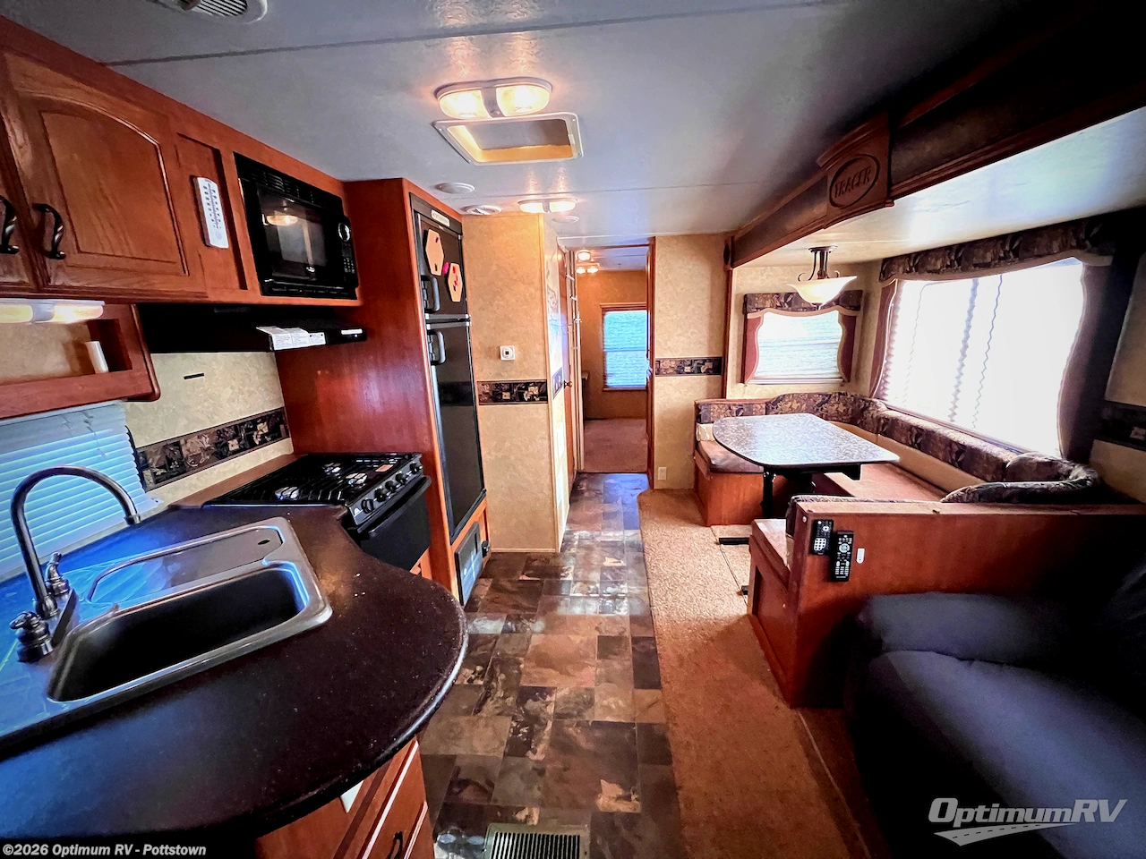 2012 Prime Time Tracer 3150BHD - Used Travel Trailer For Sale by Optimum RV - Pottstown in Pottstown, Pennsylvania features Slideout