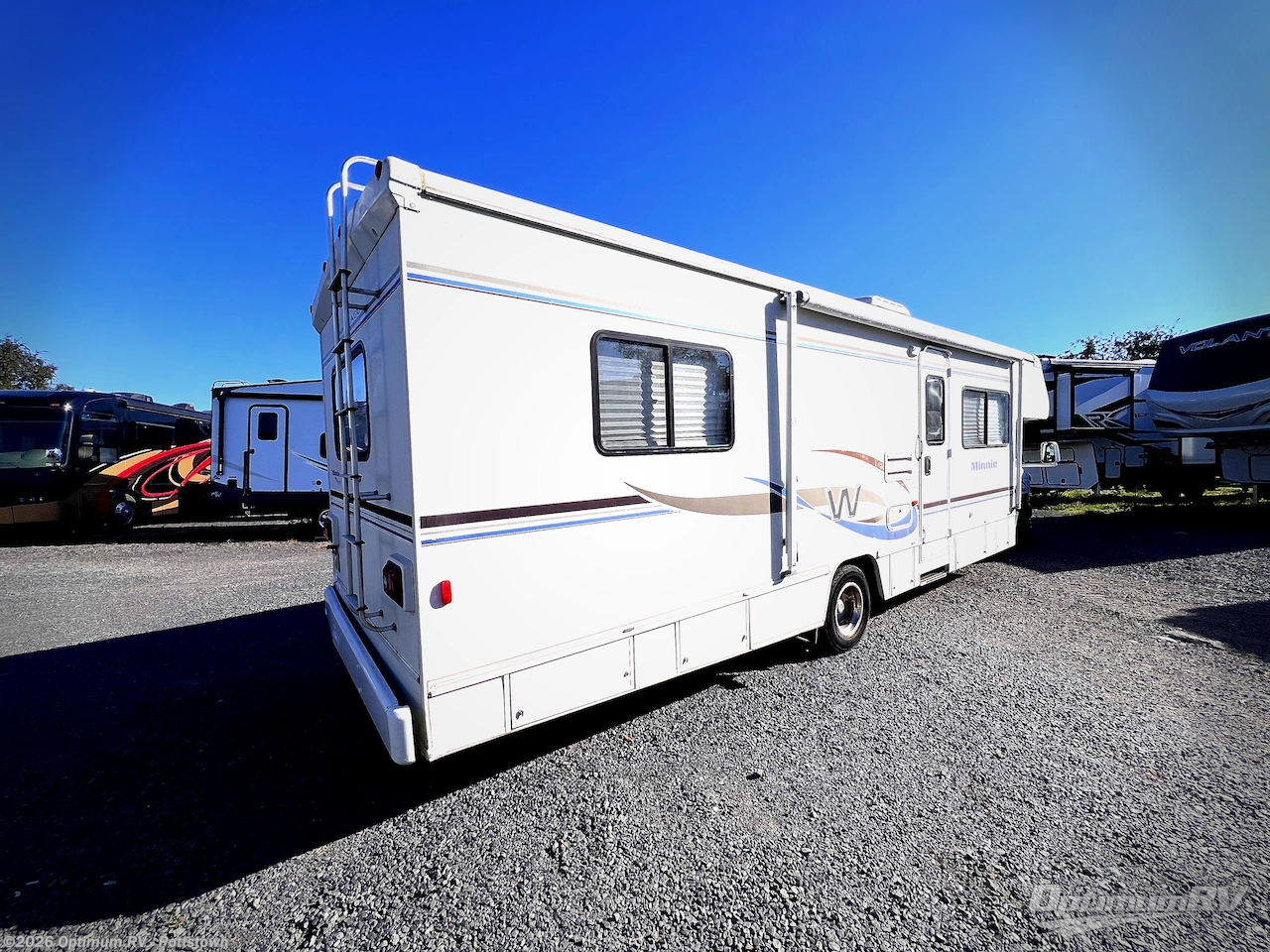 2003 Winnebago Minnie Winnie 32G - Used Class C For Sale by Optimum RV - Pottstown in Pottstown, Pennsylvania