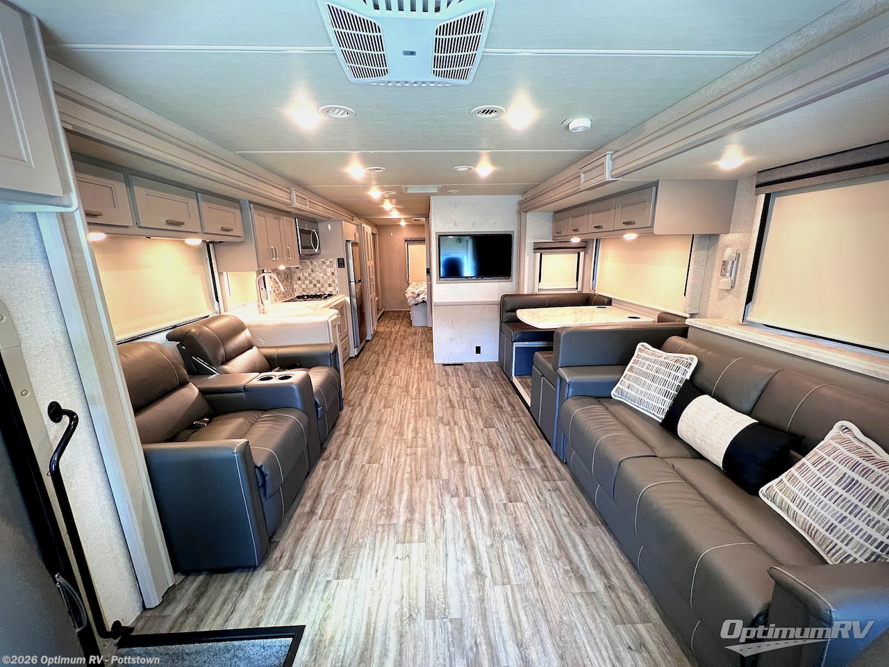 Used 2023 Thor Miramar 35.2 available in Pottstown, Pennsylvania