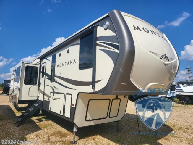 Used 2018 Keystone Montana 3661RL available in Bonne Terre, Missouri
