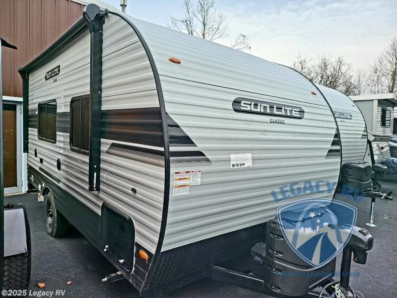 2023 Sunset Park RV SunLite Classic 18RD RV for Sale in Festus, MO 63028 008382