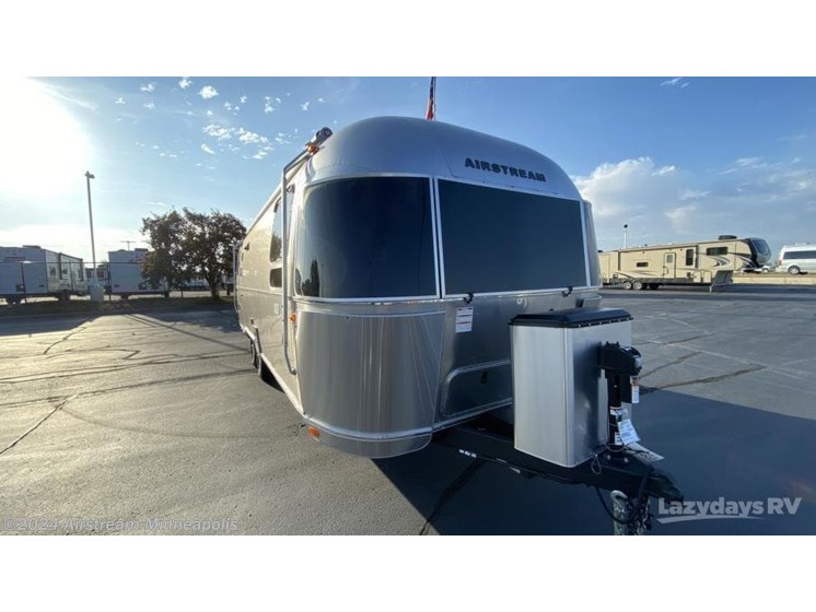 New 2024 Airstream Flying Cloud 27FB available in Monticello, Minnesota