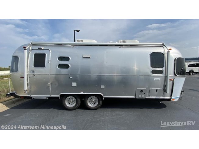 2024 Airstream Globetrotter 25FB - New Travel Trailer For Sale by Airstream Minneapolis in Monticello, Minnesota