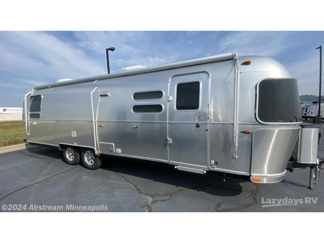 2024 Airstream Flying Cloud 30RB - New Travel Trailer For Sale by Airstream Minneapolis in Monticello, Minnesota