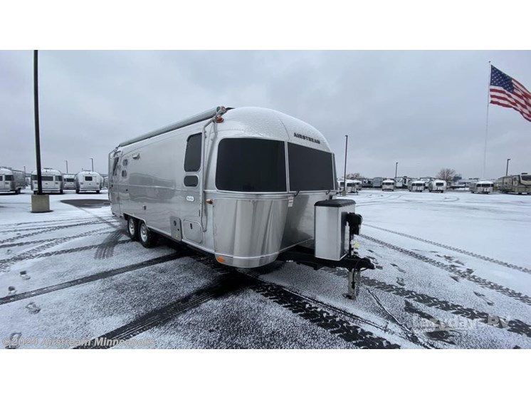 New 2024 Airstream Flying Cloud 25FB available in Monticello, Minnesota