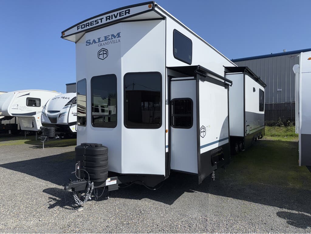 2025 Salem Grand Villa 44VIEW by Forest River from Johnson RV Medford in Medford, Oregon