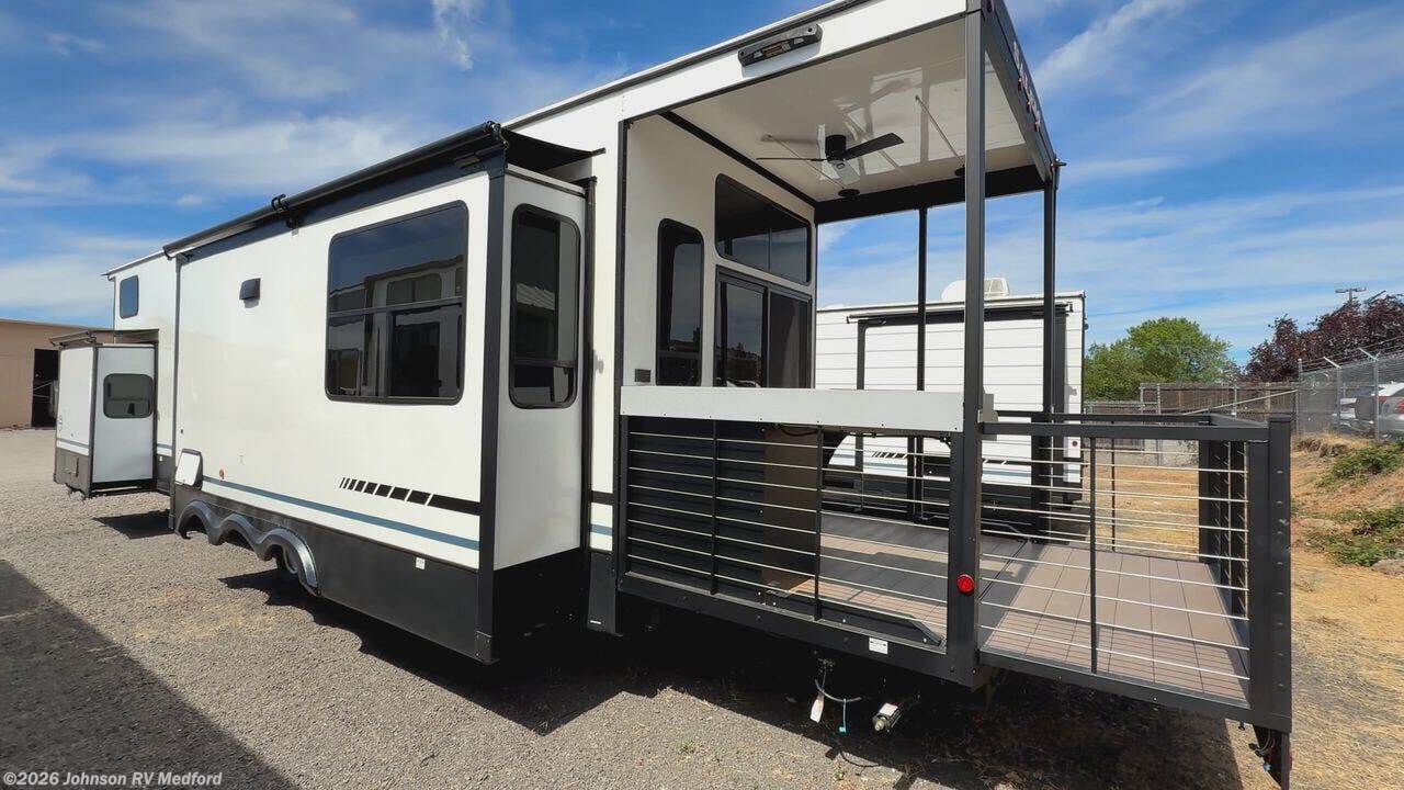 2025 Salem Villa 42VERANDA by Forest River from Johnson RV Medford in Medford, Oregon