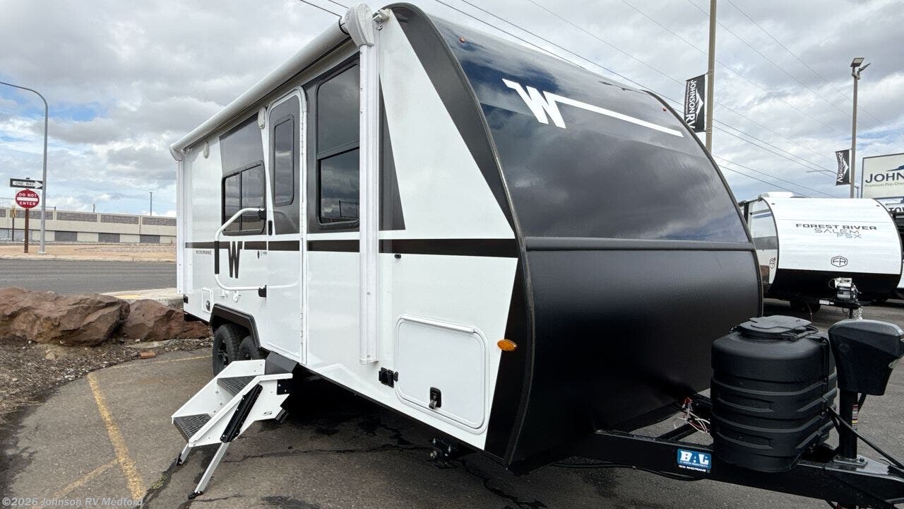 New 2026 Winnebago Micro Minnie 2108DS available in Medford, Oregon