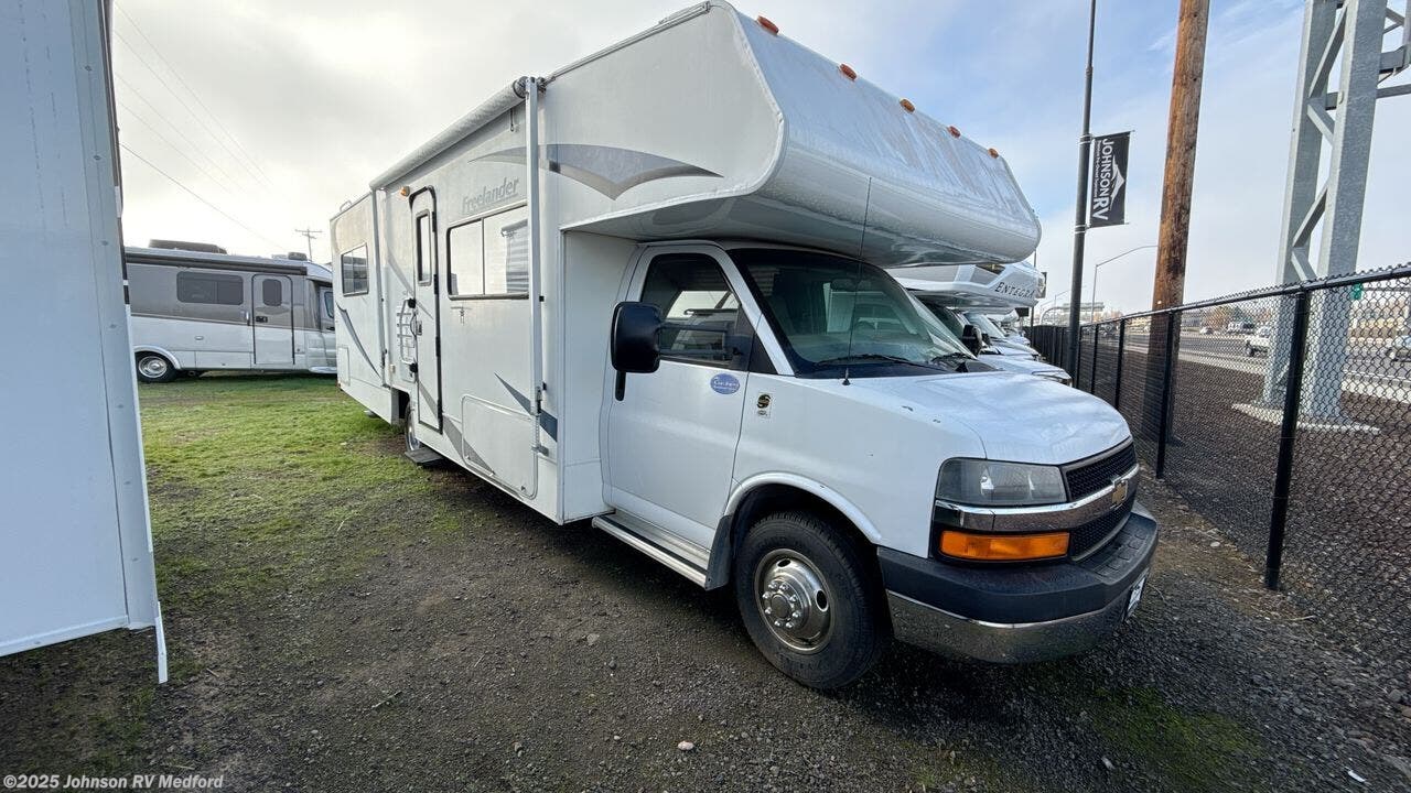 2008 Freelander 2890QB by Coachmen from Johnson RV Medford in Medford, Oregon