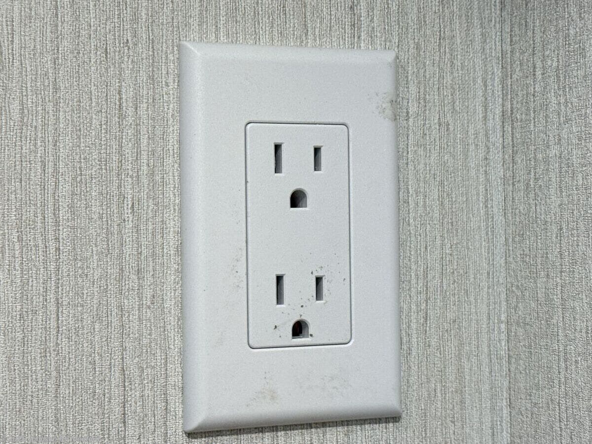 New 2026 Winnebago Thrive 28BHS available in Medford, Oregon