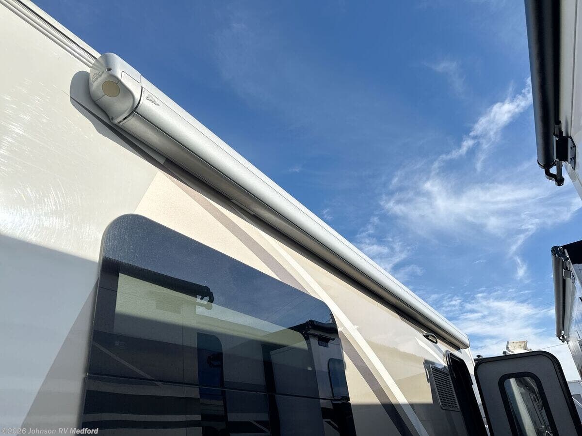 2015 Unity Vans  24TB by Leisure Travel from Johnson RV Medford in Medford, Oregon