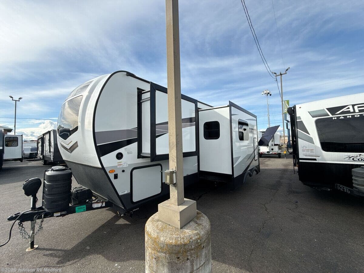 2023 Forest River Rockwood Mini Lite 2513S - Used Travel Trailer For Sale by Johnson RV Medford in Medford, Oregon