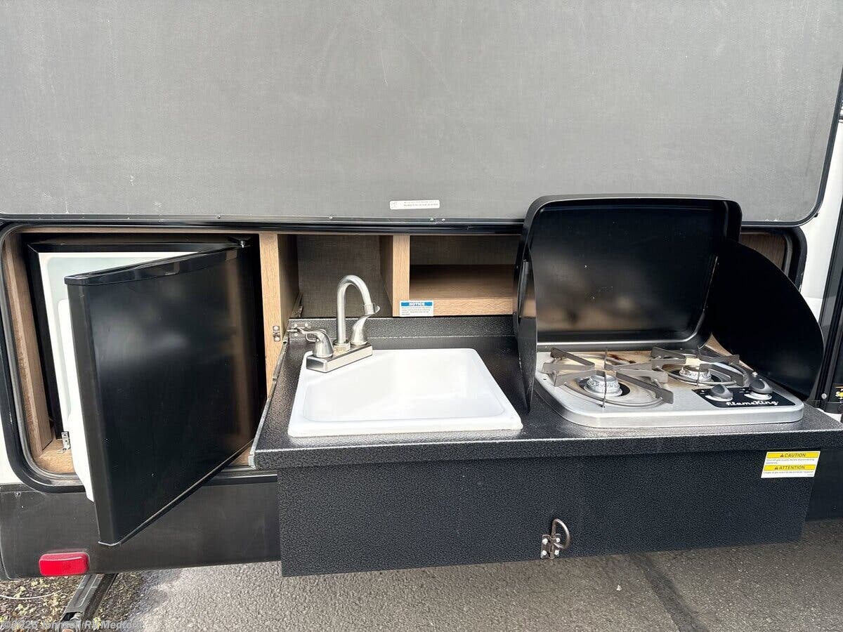 2019 Shadow 282BHS by Cruiser RV from Johnson RV Medford in Medford, Oregon