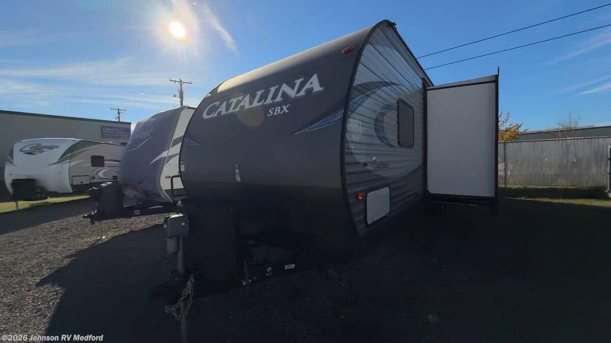 2018 Coachmen Catalina SBX 321BHDSCK - Used Travel Trailer For Sale by Johnson RV Medford in Medford, Oregon