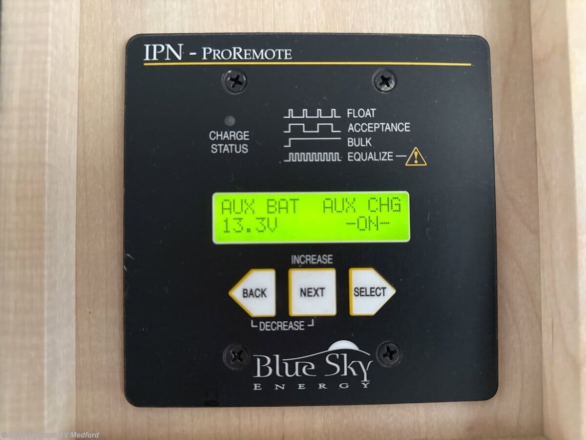 2013 Unity 24MB by Leisure Travel from Johnson RV Medford in Medford, Oregon