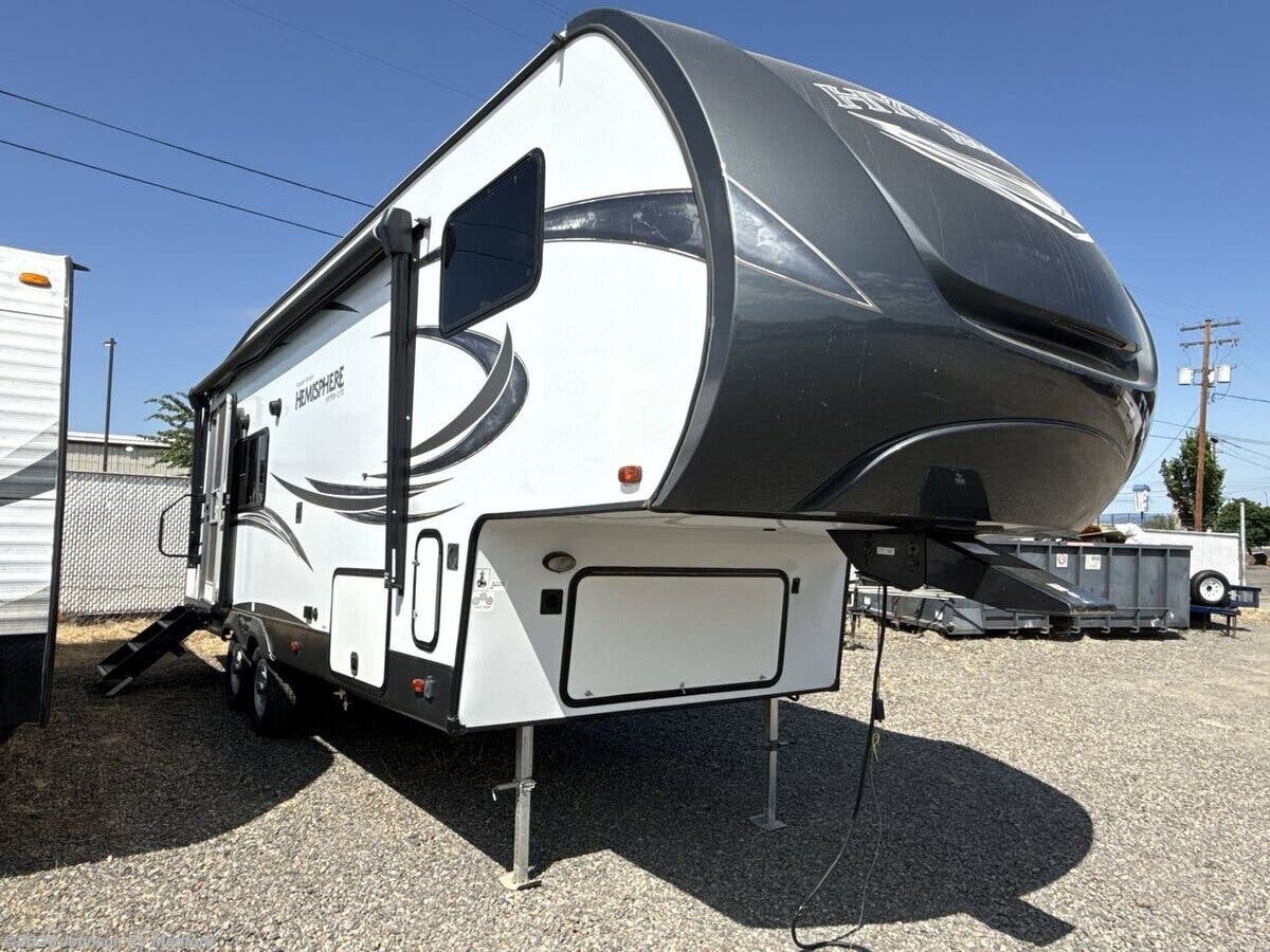 2018 Forest River Salem Hemisphere HyperLyte 25RKSHL - Used Fifth Wheel For Sale by Johnson RV Medford in Medford, Oregon