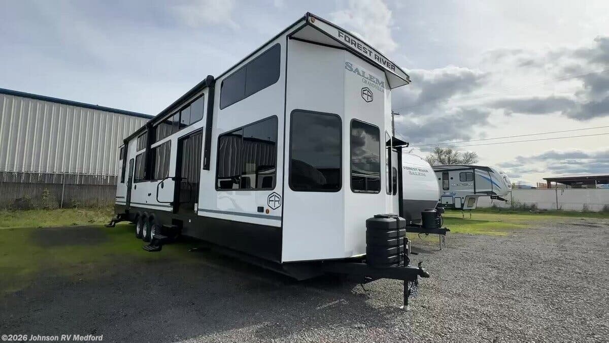 2025 Forest River Salem Grand Villa 44VIEW - New Travel Trailer For Sale by Johnson RV Medford in Medford, Oregon