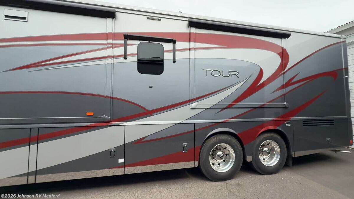 2015 Tour 42HD by Winnebago from Johnson RV Medford in Medford, Oregon