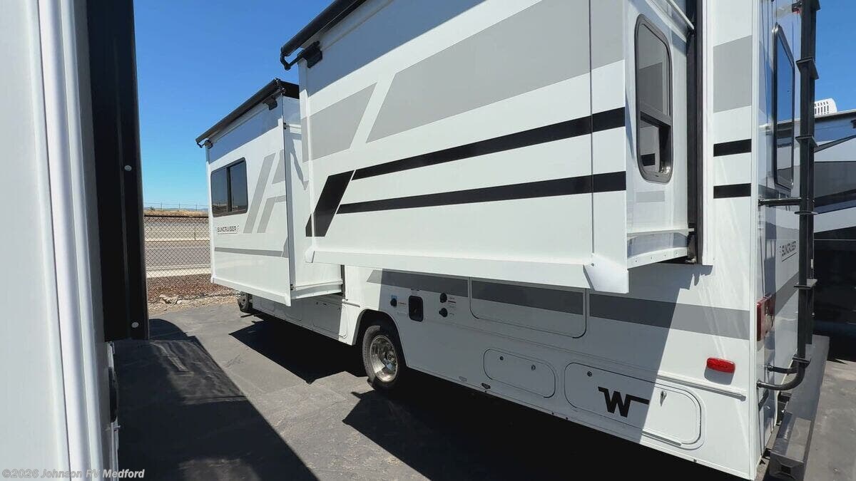 2027 Winnebago Suncruiser C 26FE - New Class C For Sale by Johnson RV Medford in Medford, Oregon